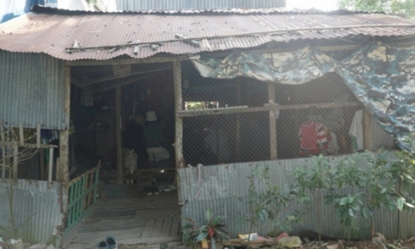 Quân khu 9 hỗ trợ gia đình bé trai lọt xuống trụ bê tông 1 căn nhà