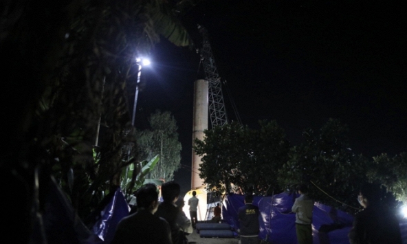 Vụ cháu bé 10 tuổi rơi ống cọc bê tông: Lồng vách thép để nhổ cọc