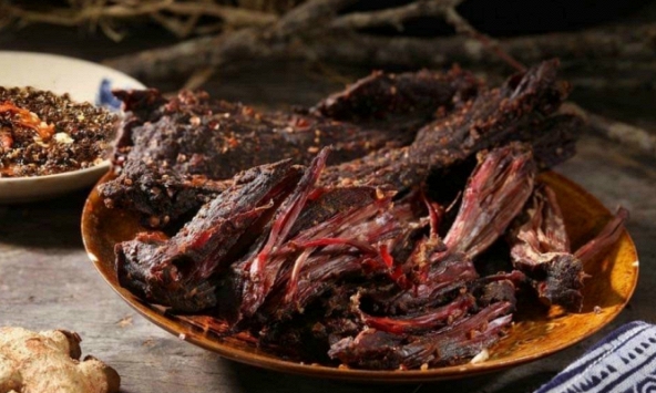 Thịt trâu gác bếp - Món ăn ngày Tết của người Thái Tây Bắc