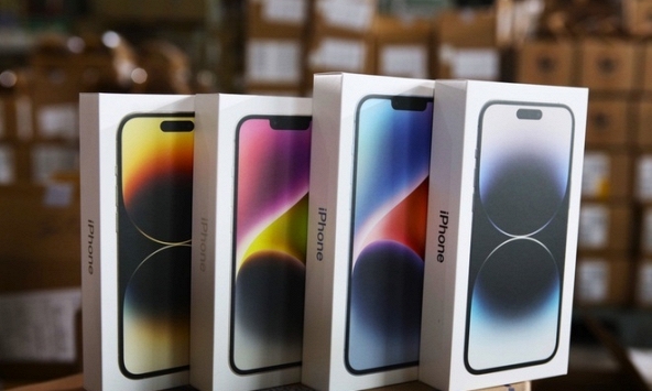 Bộ Công thương yêu cầu giải trình việc bán iPhone 14 'bia kèm lạc'