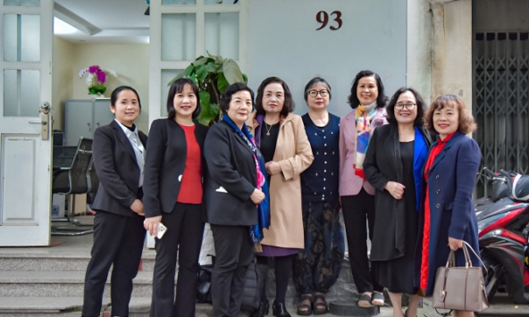 Lãnh đạo Hội Nữ trí thức Việt Nam tới thăm và chúc Tết các đơn vị thành viên