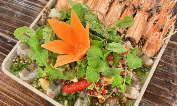 Đậm vị quê hương với tôm ngâm mắm chua cay