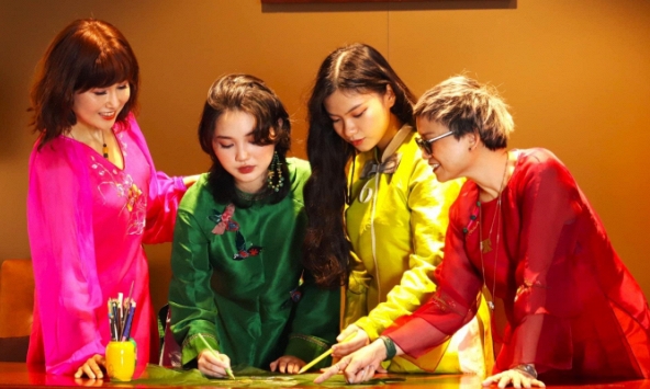 3 thế hệ trong gia đình nhà thiết kế Xuân Thu hiện diện trong bộ sưu tập mới