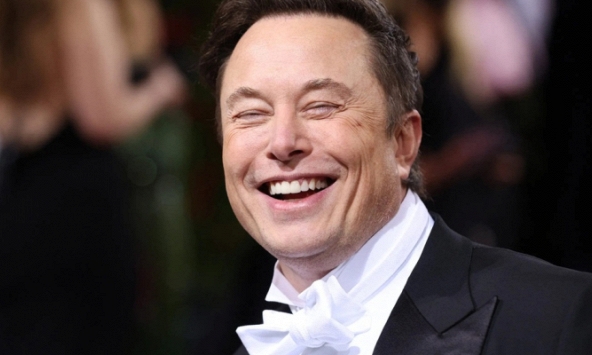 Tỷ phú Elon Musk mở livestream dài 10 phút vào lúc 2 giờ sáng với toàn âm thanh kỳ lạ