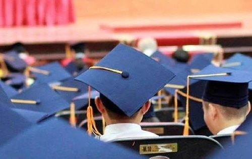 Tranh cãi về đề xuất nghệ sĩ nhân dân được tính là tiến sĩ