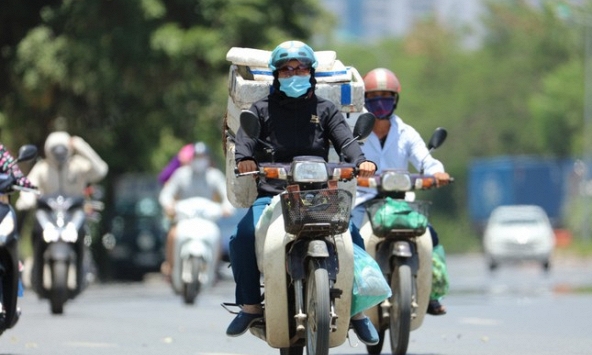 Miền Bắc và miền Trung nắng nóng gay gắt, có nơi trên 38 độ