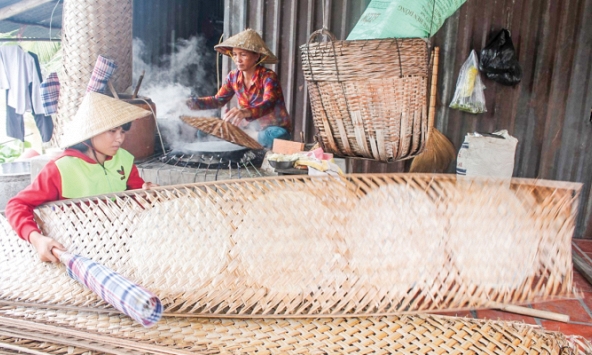 Nghề làm bánh tráng ở Cần Thơ được công nhận là di sản quốc gia