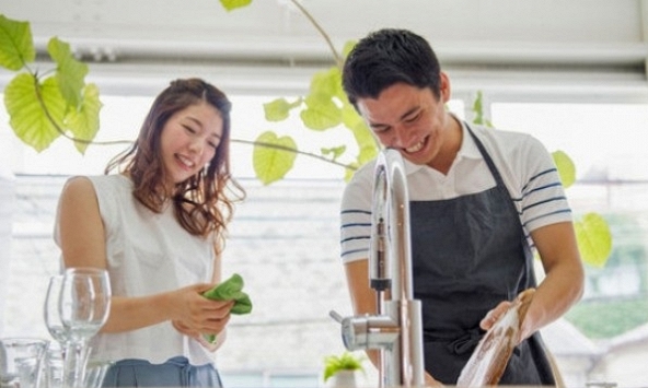 Nam giới làm nội trợ ở các nước tăng nhanh sau đại dịch