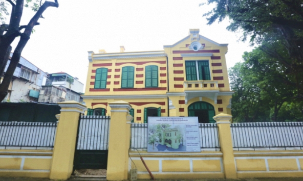 Màu vôi mới của biệt thự Pháp cổ số 49 Trần Hưng Đạo gây tranh cãi