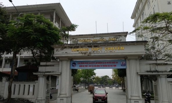 Vụ nữ sinh tự tử ở Nghệ An: Một số giáo viên, học sinh nhận tin nhắn đe doạ