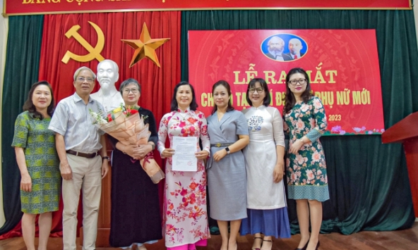 Ra mắt Chi bộ Tạp chí Điện tử Phụ nữ Mới