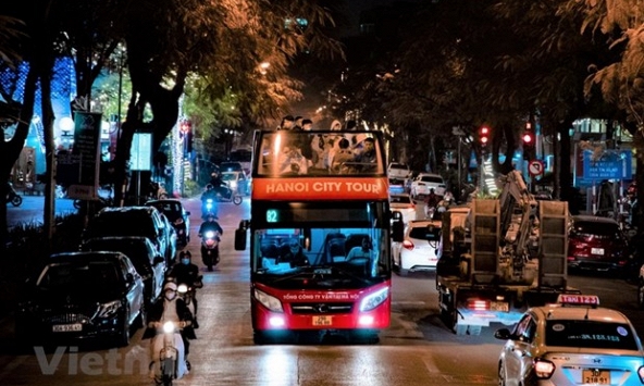 Hà Nội miễn phí vận chuyển khách bằng xe buýt 2 tầng dịp nghỉ lễ 30/4