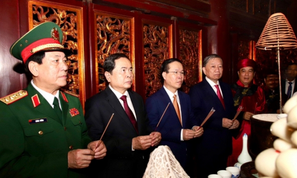 Lãnh đạo Đảng, Nhà nước dâng hương tưởng niệm các Vua Hùng