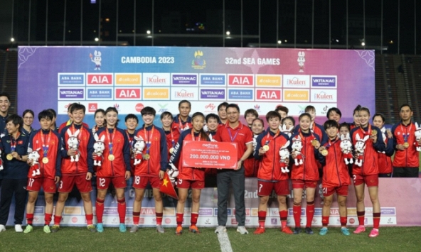 Tuyển nữ Việt Nam được thưởng gần 4 tỉ đồng sau khi vô địch SEA Games 32
