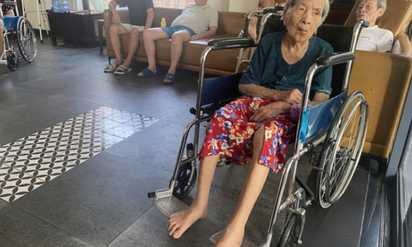 Đã đóng hàng trăm triệu đồng, các cụ già vẫn bị mời ra khỏi viện dưỡng lão do hết hạn hợp đồng thuê nhà