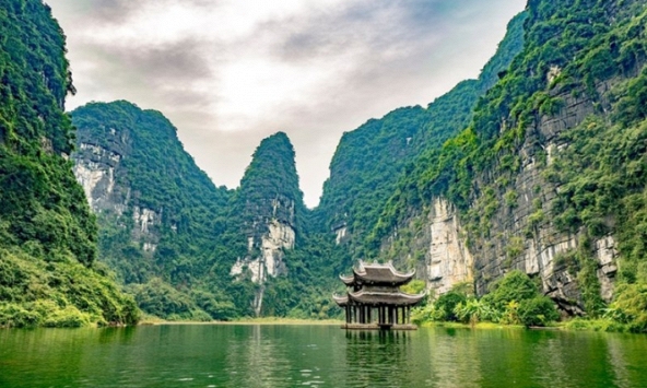 Tạp chí du lịch nước ngoài bình chọn 10 điểm đến đẹp nhất Việt Nam năm 2023