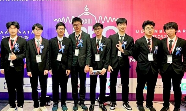 4 học sinh Việt Nam giành huy chương Olympic Vật lý châu Á