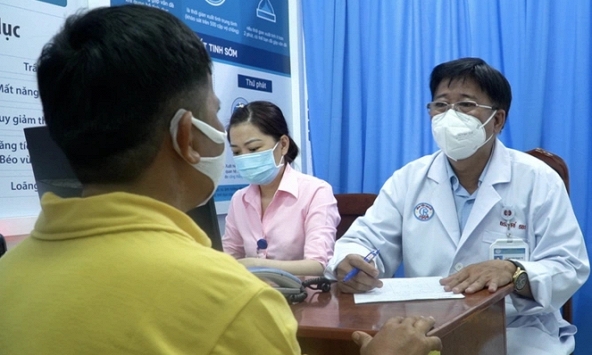 Điều trị thành công cho bệnh nhân lưỡng giới bị ung thư tinh hoàn ẩn