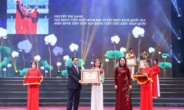 Thủ tướng: Đẩy mạnh thi đua, tỏa sáng tinh thần yêu nước, cống hiến, dám nghĩ, dám làm