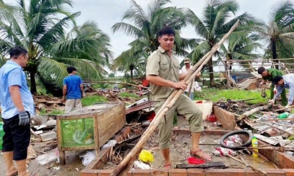 Mưa lũ ở miền Nam gây thiệt hại nặng nề: 5 người chết, giao thông bị chia cắt 