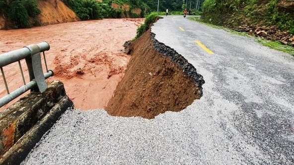 Thủ tướng chỉ đạo khẩn yêu cầu tập trung phòng, chống, giảm thiệt hại do sạt lở đất, lũ quét