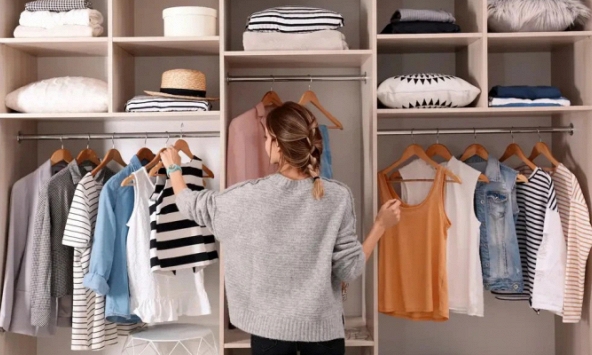 8 cách sắp xếp giúp tủ quần áo gọn đẹp như nhờ chuyên gia