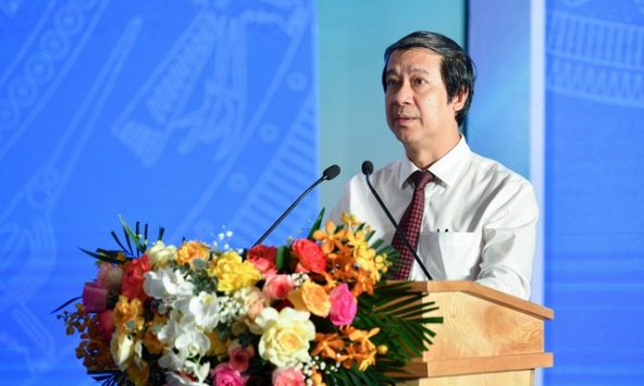 Bộ GD-ĐT đề nghị Hà Nội chấm dứt cảnh phụ huynh xếp hàng đêm nộp hồ sơ