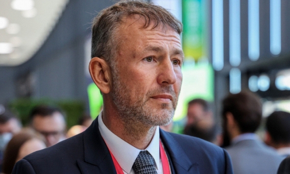 Chiêu 'cây gậy và củ cà rốt' của Điện Kremlin bắt đầu: Tỷ phú Nga lập tức gặp biến 