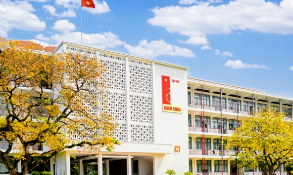 NÓNG: Điểm chuẩn Đại học Bách khoa Hà Nội 2023 cao kỷ lục, có ngành thí sinh đạt gần 10 điểm/môn mới trúng tuyển! 