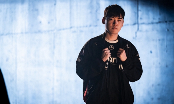 Dàn sao T1 bị pressing cực kì nặng nề, đến mức anti-fan cũng bức xúc thay