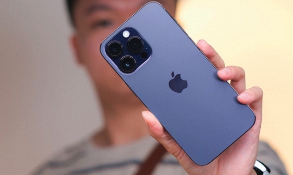 Giá chạm đáy, iPhone 14 Pro Max bất ngờ 'cháy hàng' tại Việt Nam