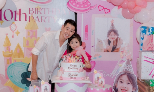 Trọn vẹn khoảnh khắc Phùng Ngọc Huy và bé Lavie trong tiệc sinh nhật, thái độ của nhóc tỳ gây chú ý 