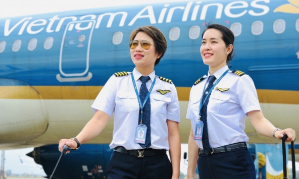 Vietnam Airlines trả thêm lương cho phi công người Việt