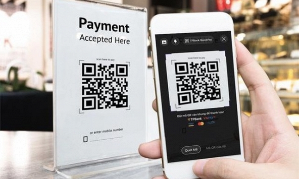 Cảnh giác mã QR giả được dán đè lên mã QR thật khi thực hiện thanh toán mua hàng