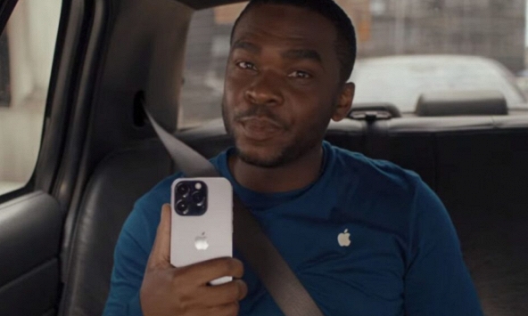 iPhone 15 vừa bị Apple đem đi 'diễu phố', người đi đường được thấy tận mắt?