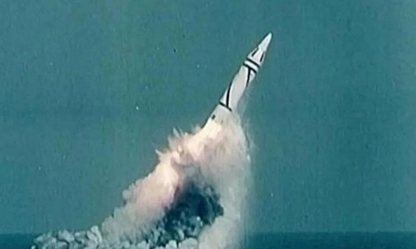 Tên lửa đạn đạo tầm xa đầu tiên của Trung Quốc suýt không được phóng vì mất tài liệu mật