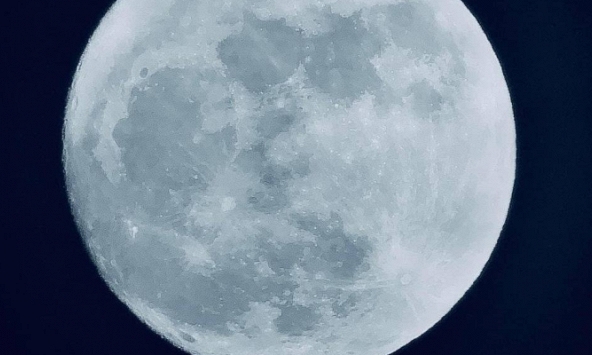 Cận cảnh siêu Trăng Xanh hiếm gặp tại Việt Nam: diễn ra đúng ngày rằm tháng 7, sáng rực trên bầu trời Hà Nội