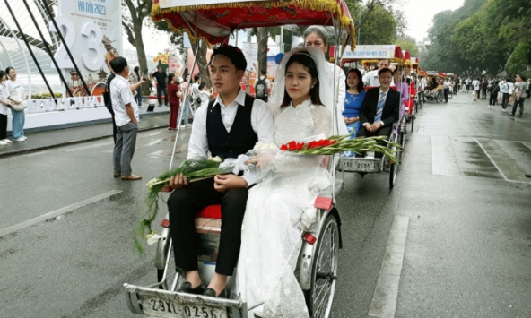 Festival thu Hà Nội 2023: Tái hiện đám cưới xưa và nhiều hoạt động hấp dẫn