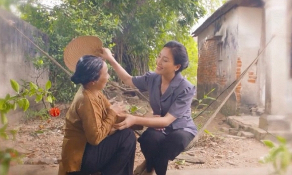 Huyền Trang đánh dấu 10 năm đăng quang quán quân Sao Mai bằng MV 'Quê ơi'