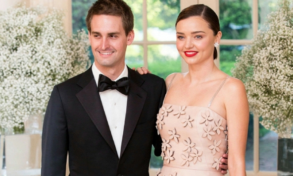 Miranda Kerr mang thai con thứ 3 cho tỷ phú kém 7 tuổi