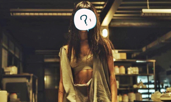 Mỹ nhân hot nhất phim Hàn hiện tại lại gây sốt MXH: Khoe tạo hình mới không son phấn còn lộ cơ bụng cực đỉnh