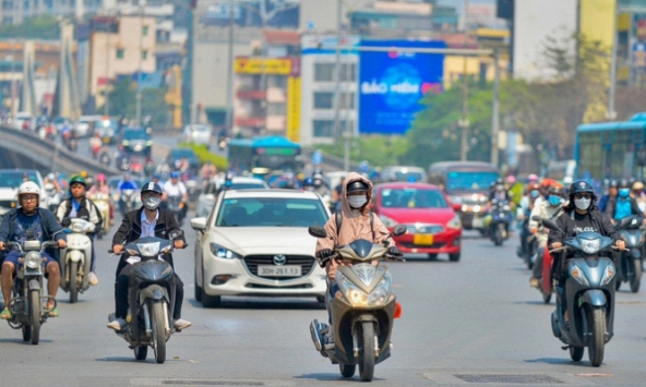 Bắc Bộ nắng nóng trở lại, Nam Bộ chiều mưa dông