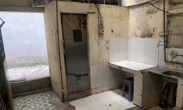 Nữ sinh hết hồn khi xem phòng trọ được 'hét giá' 2,5 triệu cả gác xép, thực tế bên trong khiến khối người chạy mất dép!