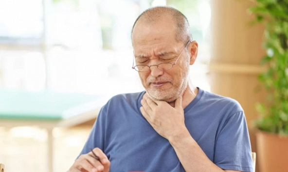 Một dấu hiệu cảnh báo ung thư có thể xuất hiện lúc ăn, rất dễ bị bỏ lỡ