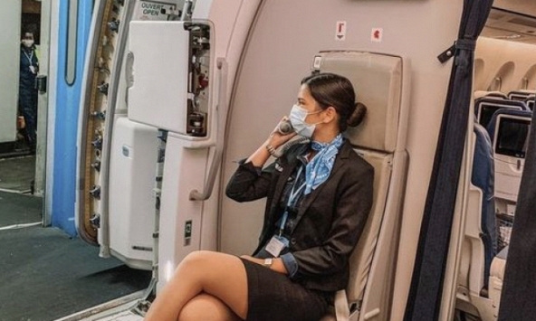 Tiếp viên hàng không kể 'nỗi ám ảnh' khi làm việc với giới thượng lưu dù kiếm ra tiền