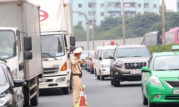 Từ 15/9, cảnh sát giao thông được dừng xe trong những trường hợp nào?