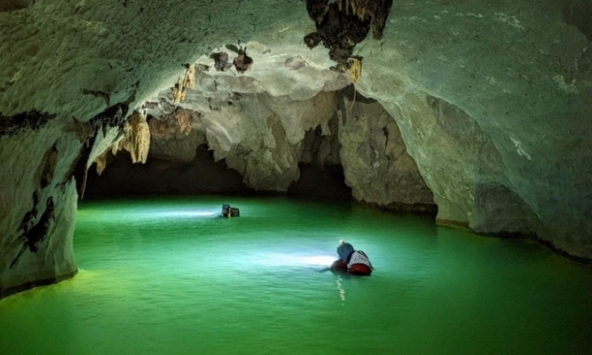 Quảng Bình: Phát hiện hang động mới nguyên sơ giữa rừng Trường Sơn