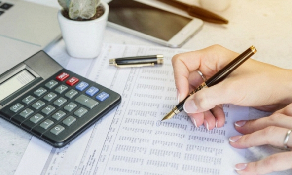 8 thay đổi siêu đơn giản bạn có thể thực hiện để chi tiêu ít hơn và tiết kiệm nhiều hơn ngay trong tháng này