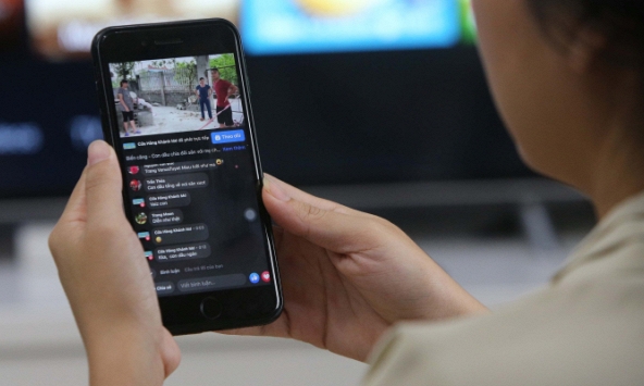 Livestream trên mạng xã hội sẽ phải xin phép?