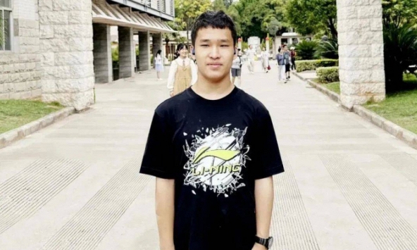 Nỗ lực phi thường, nam sinh bại não thi đỗ vào trường Đại học Thanh Hoa với số điểm 'khủng'